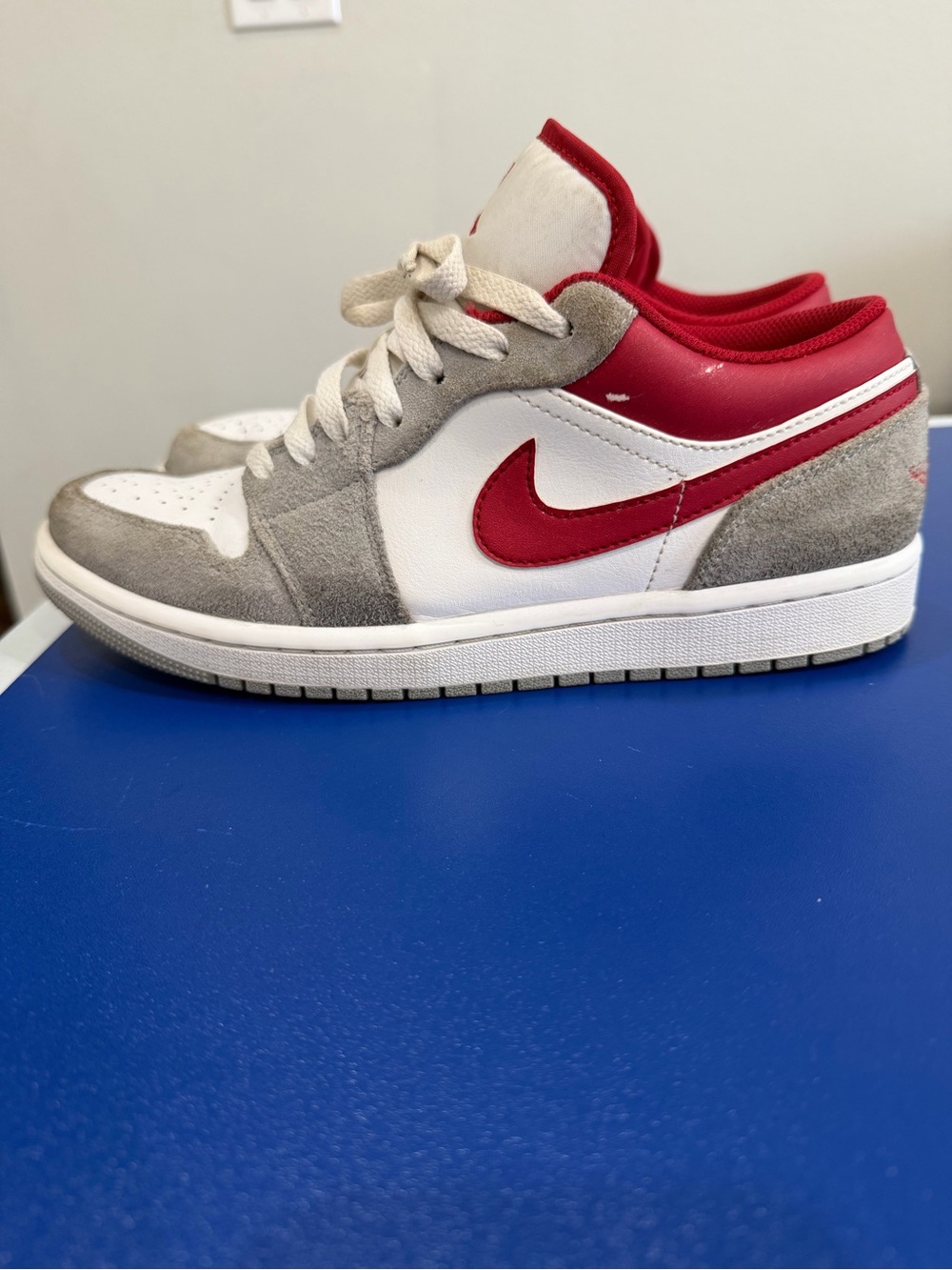 Air Jordan 1 Low SE Light Smoke Grey Gym Red size 8.5 - Picture 2 of 8